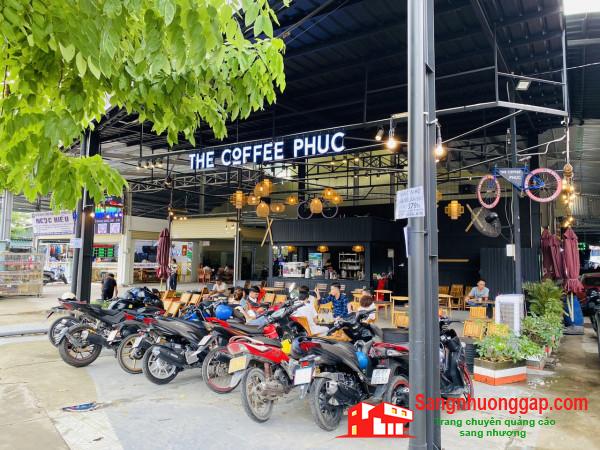 Sang nhượng quán cà phê đang hoạt động kinh doanh đông khách, nằm khu dân cư đông đúc.