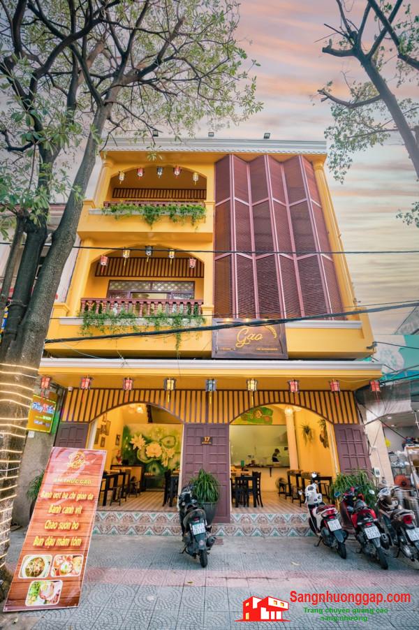 Sang nhượng mặt bằng quán ăn nằm mặt tiền đường lớn, trung tâm quận Hải Châu, Đà Nẵng.