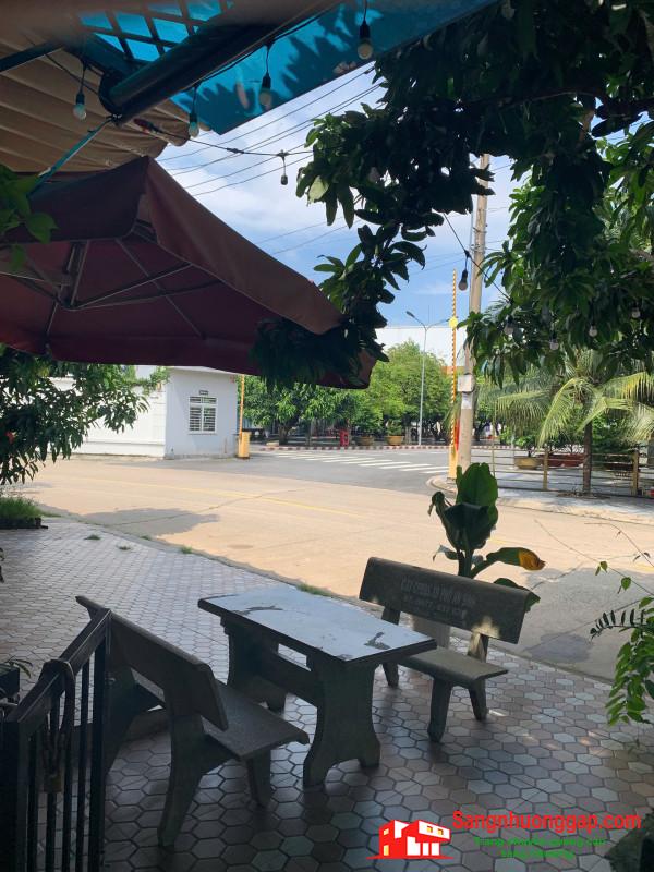 Sang quán cafe