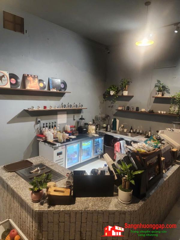 Sang quán cafe