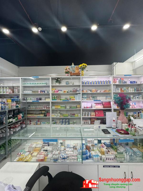 Sang nhà thuốc tây