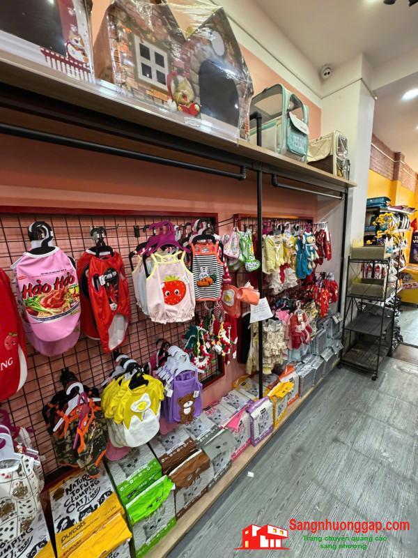 Sang cửa hàng thú nuôi