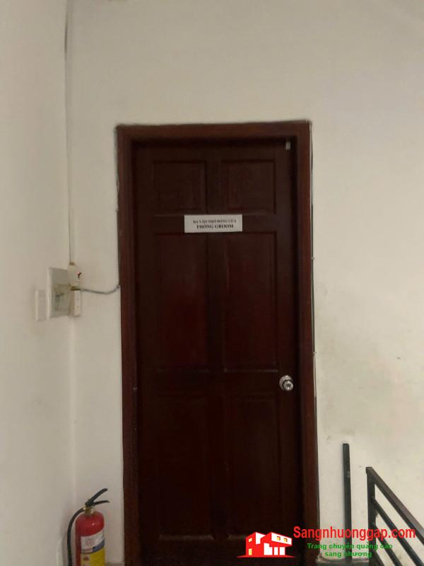 Sang cửa hàng thú nuôi