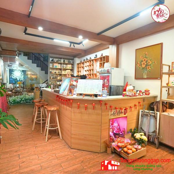 Sang phòng trà