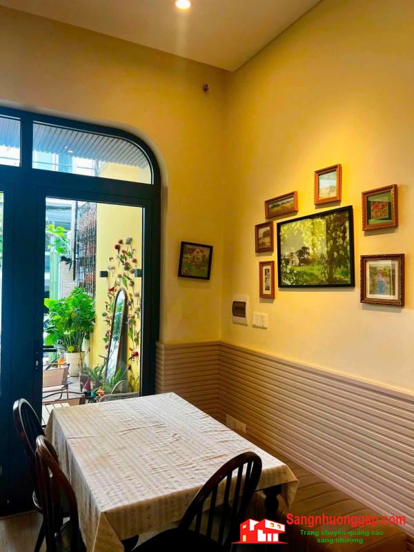 Sang quán cafe