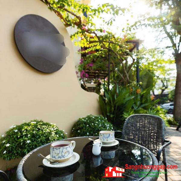 Sang quán cafe