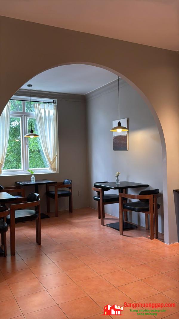 Sang quán cafe