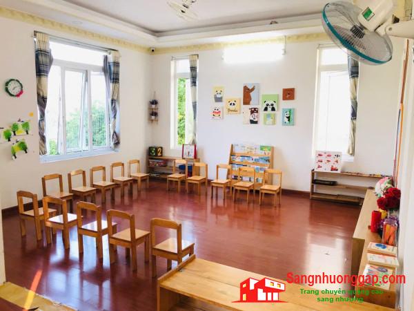 Sang trường mầm non