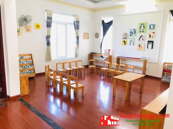 Sang trường mầm non